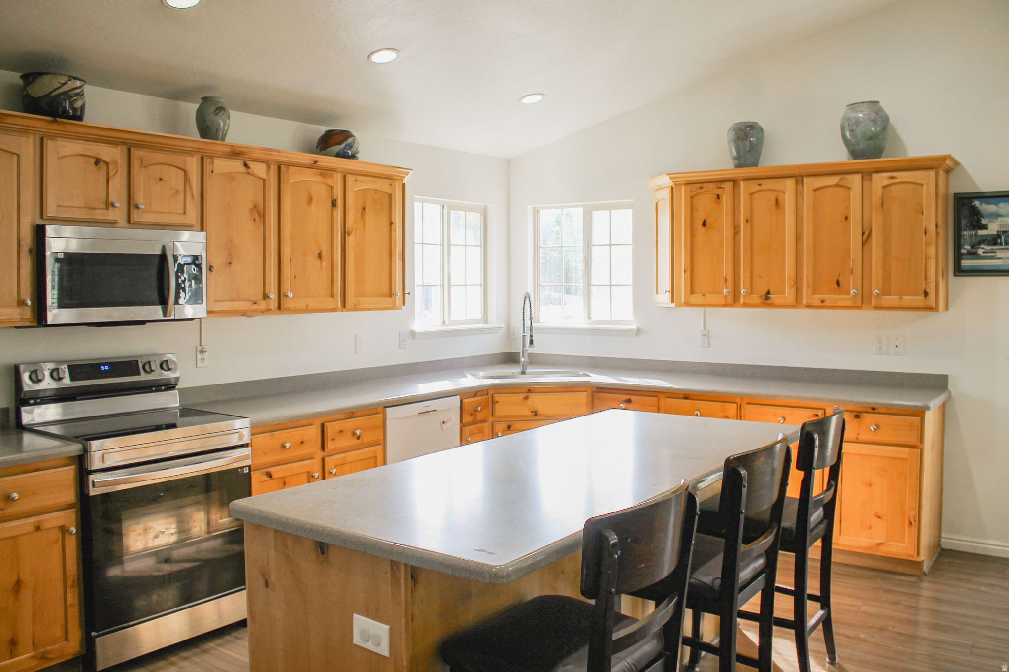 COTTAGES AT CAMELOT - Residential