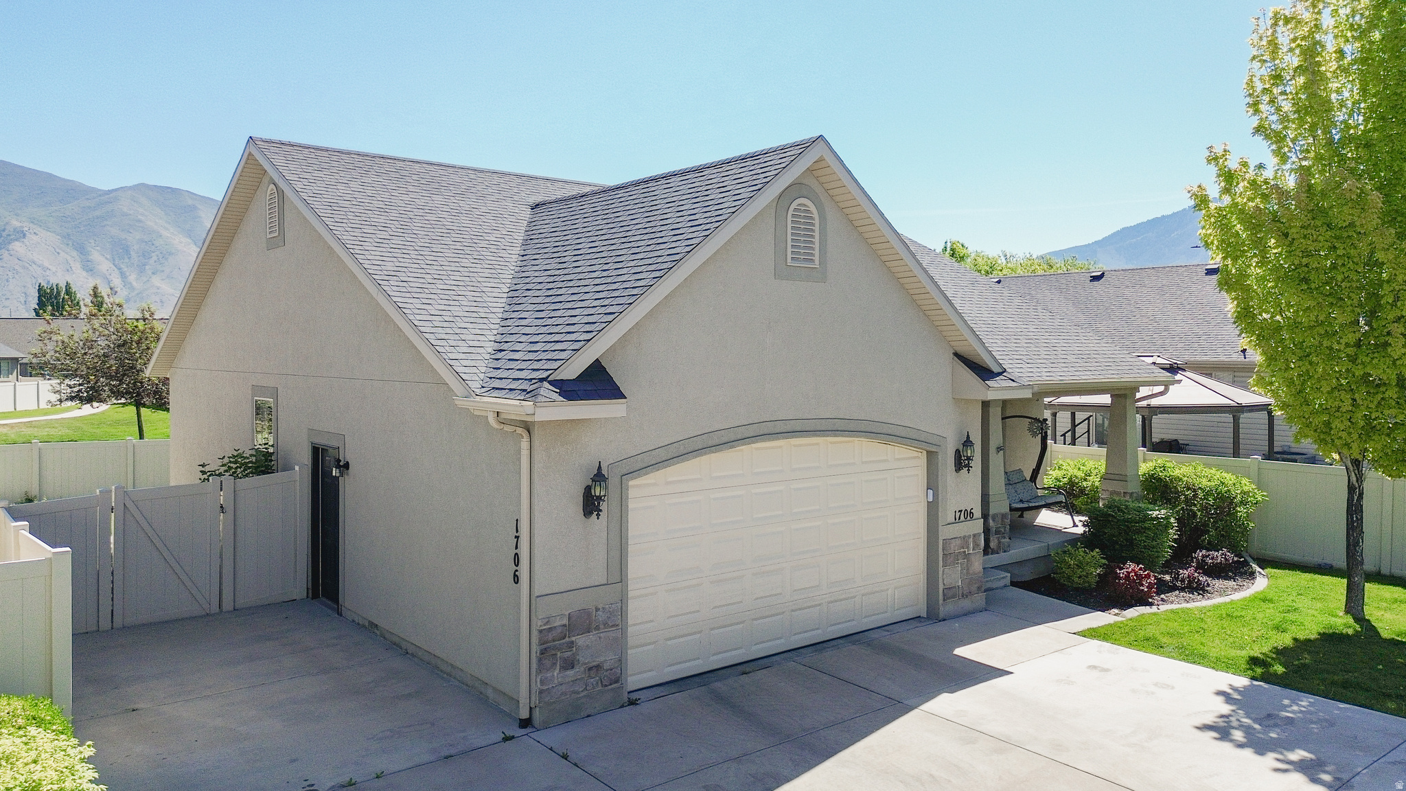 COTTAGES AT CAMELOT - Residential