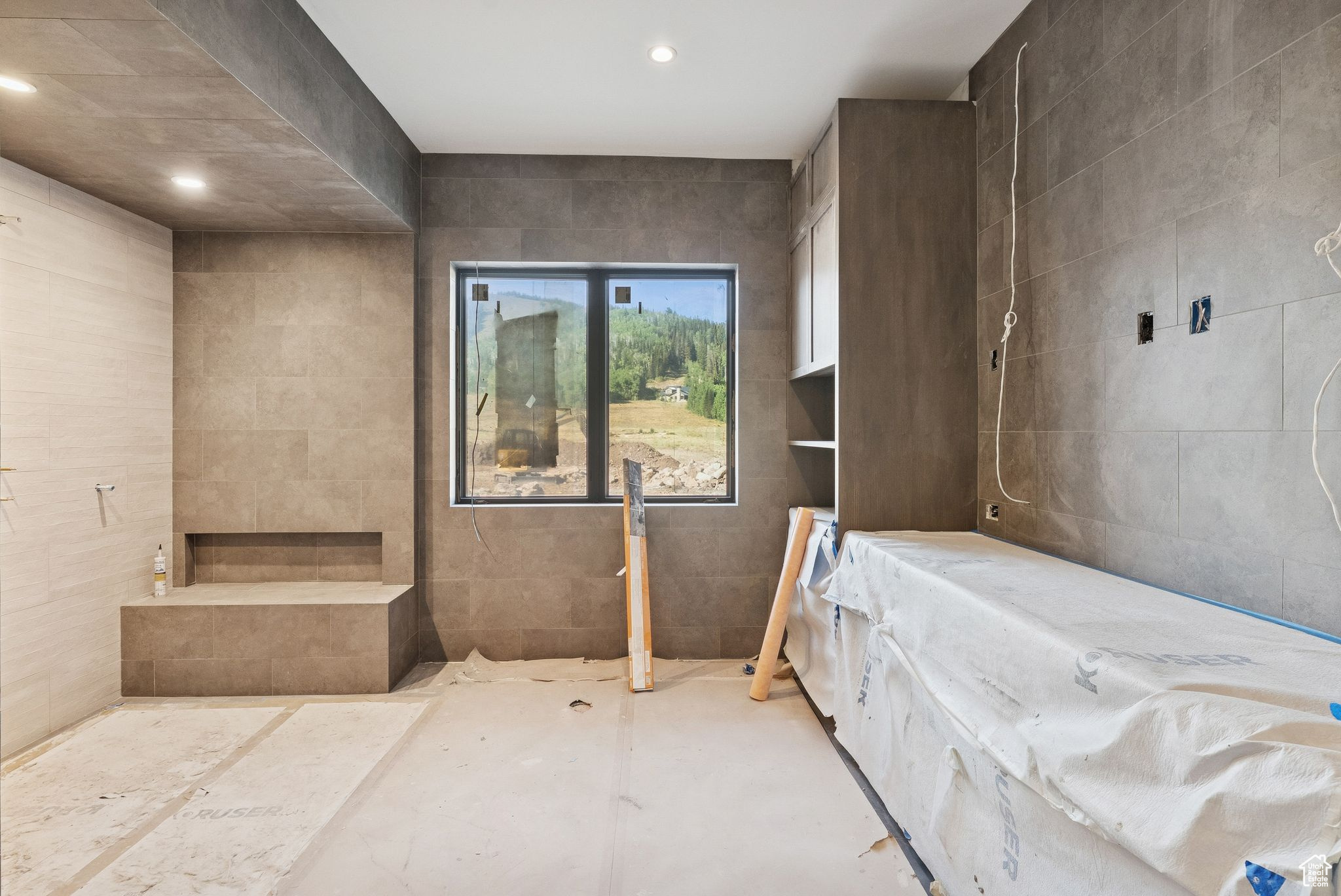 COLONY AT WHITE PINE CANYON ROAD - Residential