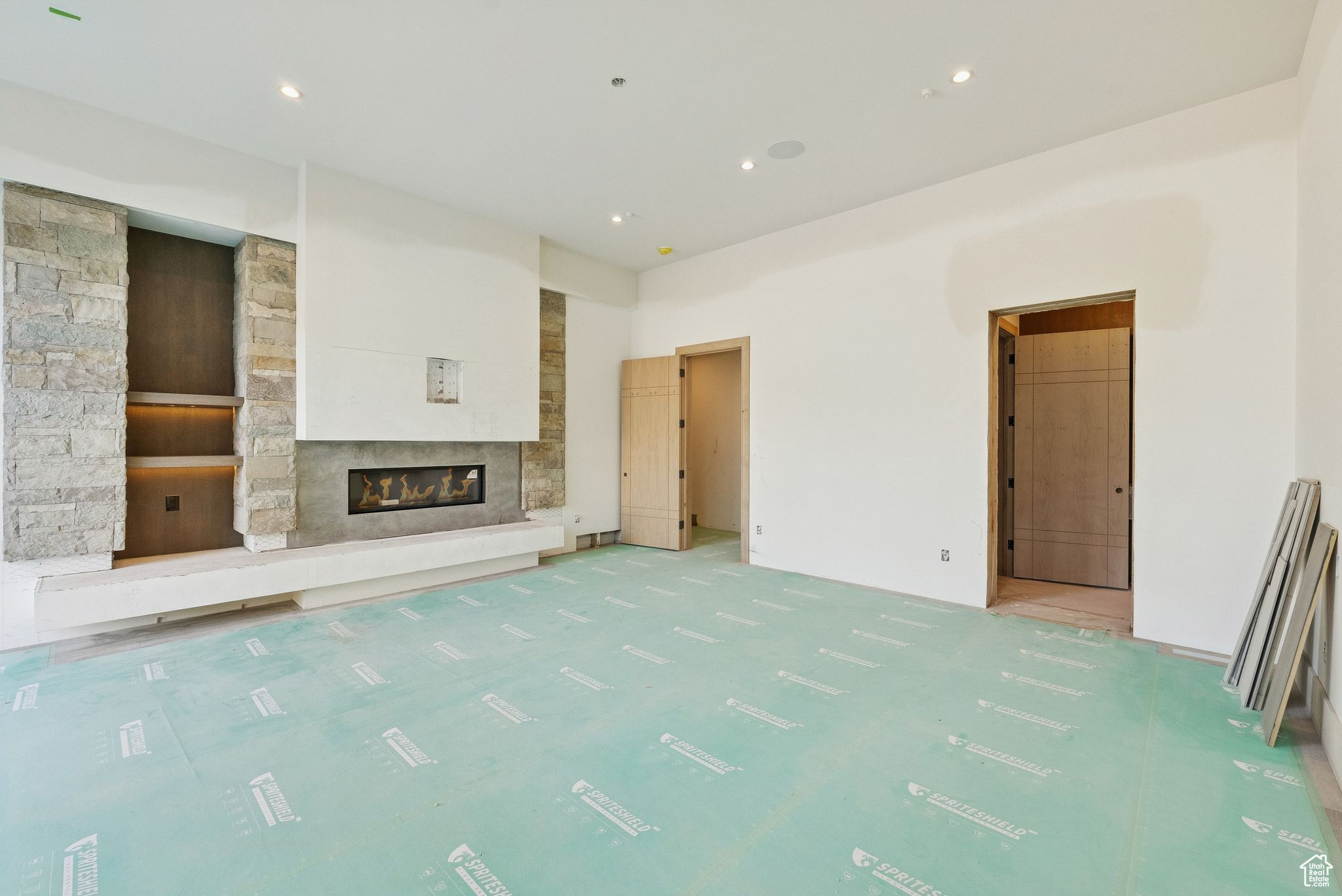 COLONY AT WHITE PINE CANYON ROAD - Residential