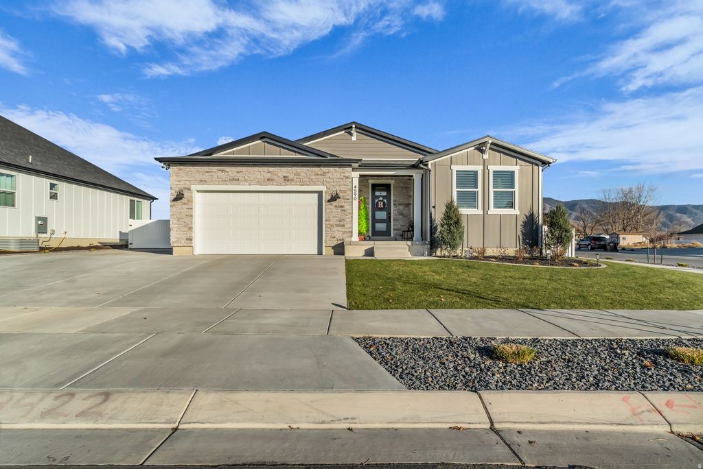 Photo of 4590 N OKTOBERFEST WAY, Eagle Mountain, UT 84005 (MLS # 2124680)