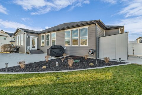 Tiny photo for 4590 N OKTOBERFEST WAY, Eagle Mountain, UT 84005 (MLS # 2124680)