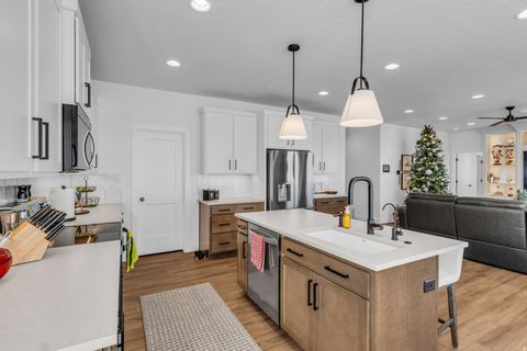 Tiny photo for 4590 N OKTOBERFEST WAY, Eagle Mountain, UT 84005 (MLS # 2124680)