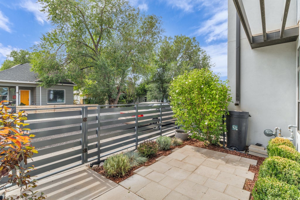 Photo of 320 W REED AVE, Salt Lake City, UT 84103 (MLS # 2185693)
