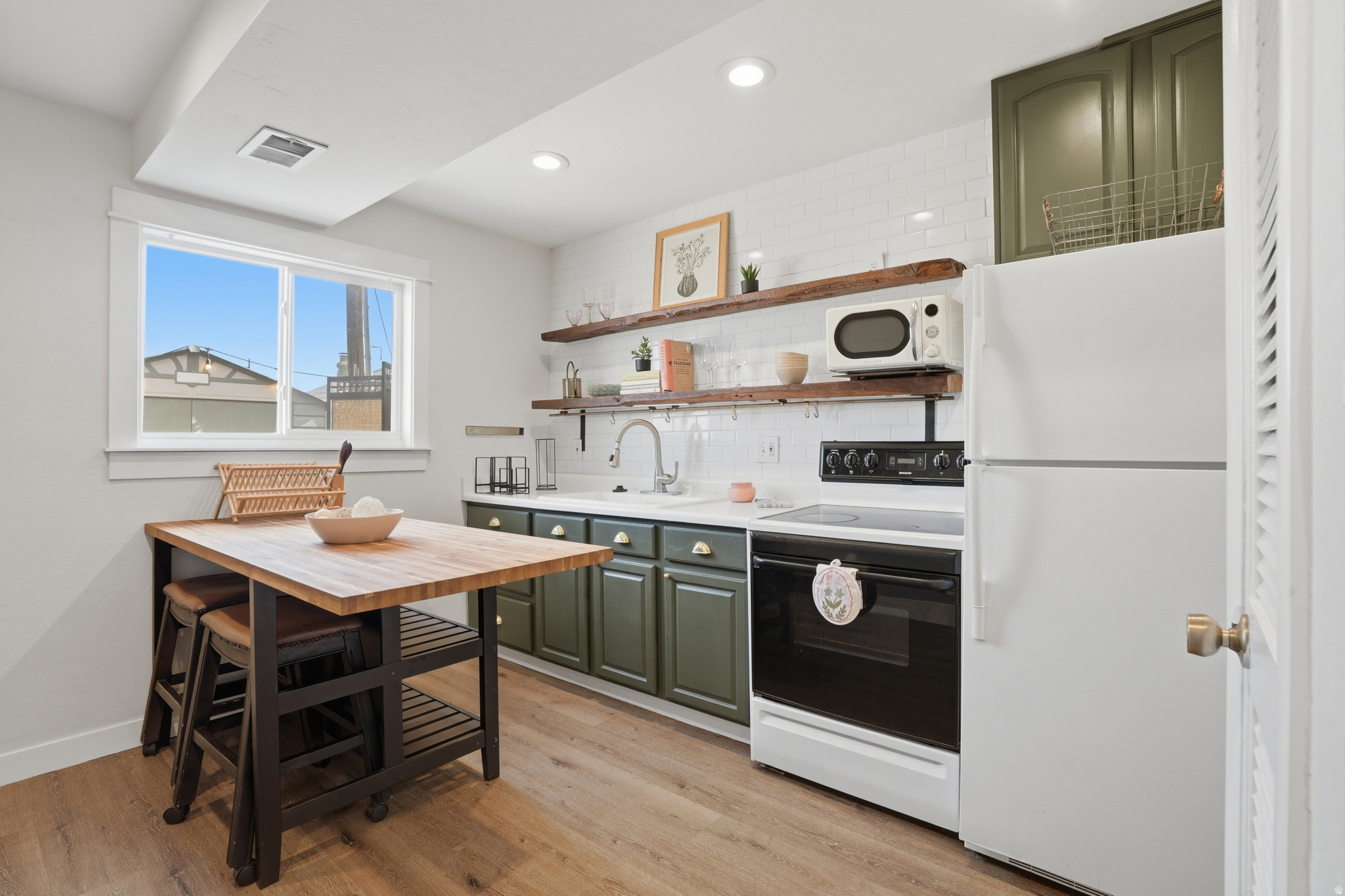 CAROLEE CONDOMINIUMS - Residential