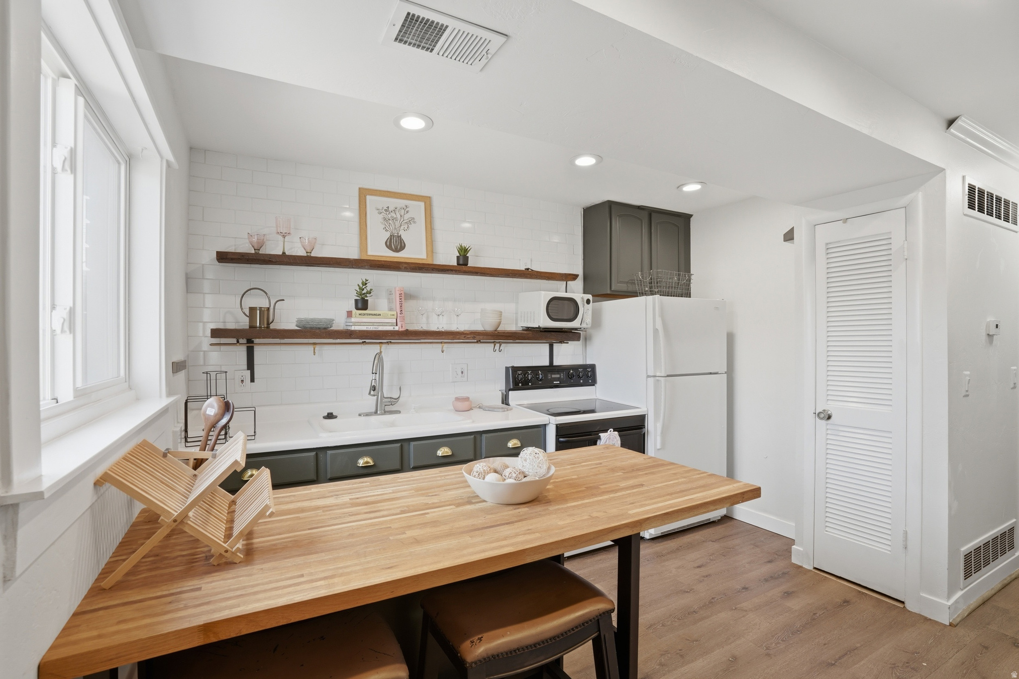 CAROLEE CONDOMINIUMS - Residential