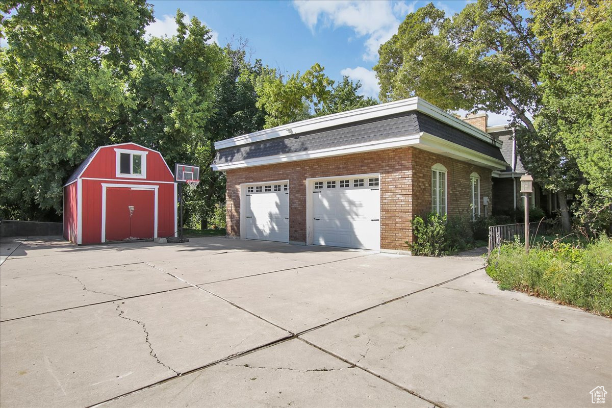 FERNWOOD HOLLOW - Residential