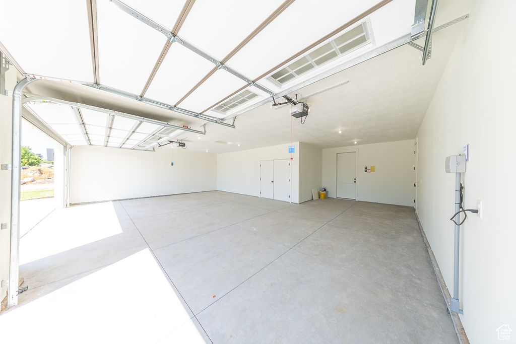 THE OAKS AT OAKRIDGE - Residential