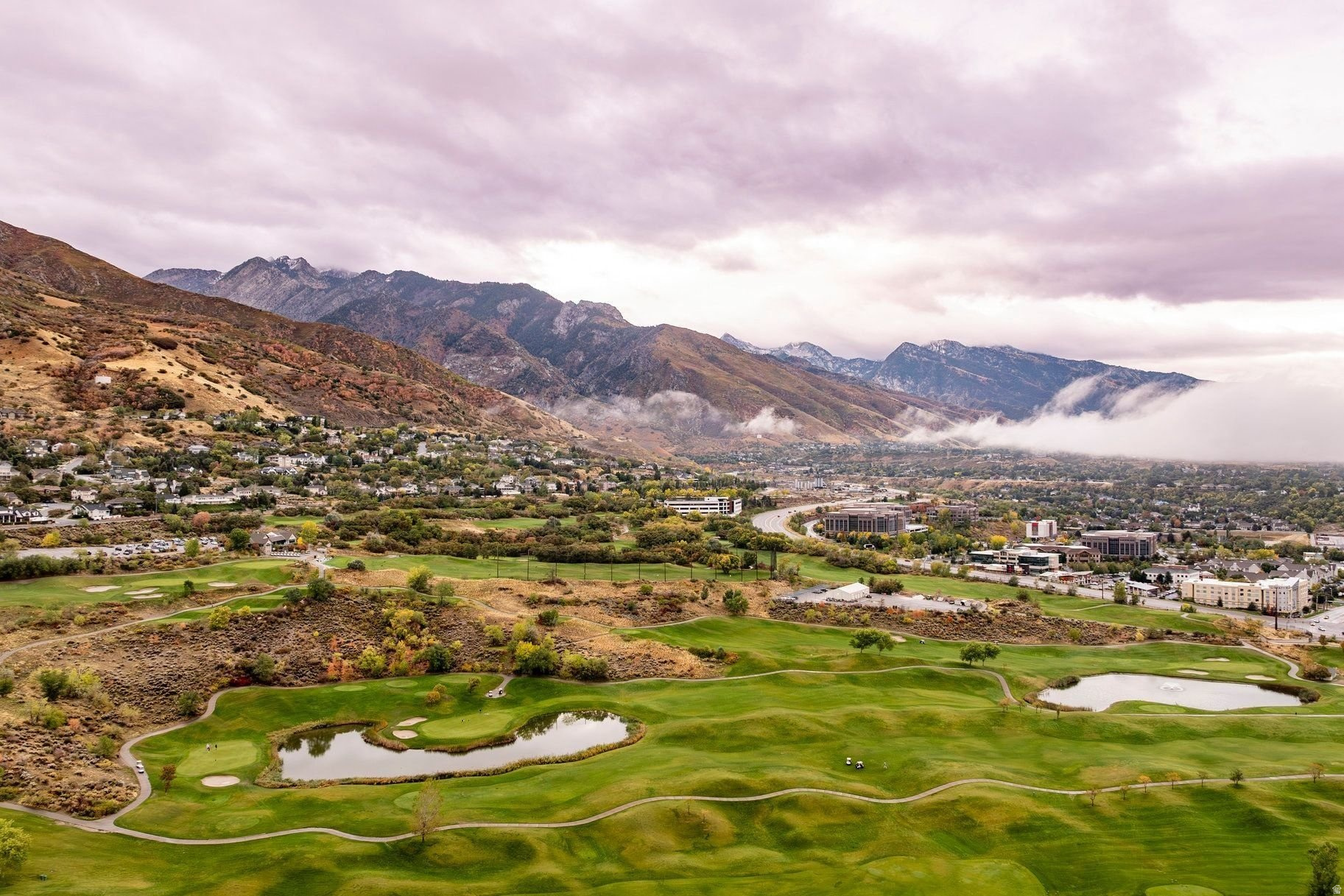 APRES CONDOMINIUMS - Residential