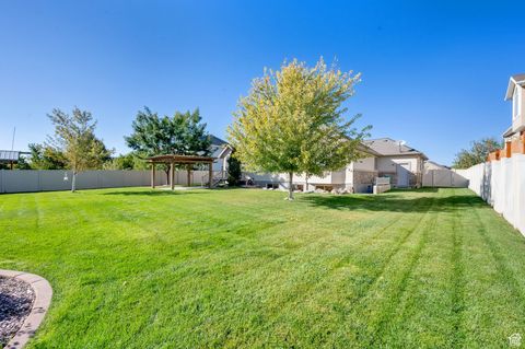 Tiny photo for 1139 W 3150 S, Syracuse, UT 84075 (MLS # 2114764)
