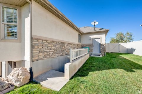 Tiny photo for 1139 W 3150 S, Syracuse, UT 84075 (MLS # 2114764)