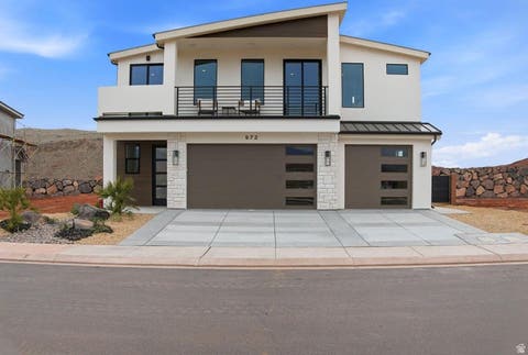 Photo of 972 E COYOTE CREST DR, Washington, UT 84780 (MLS # 2167239)