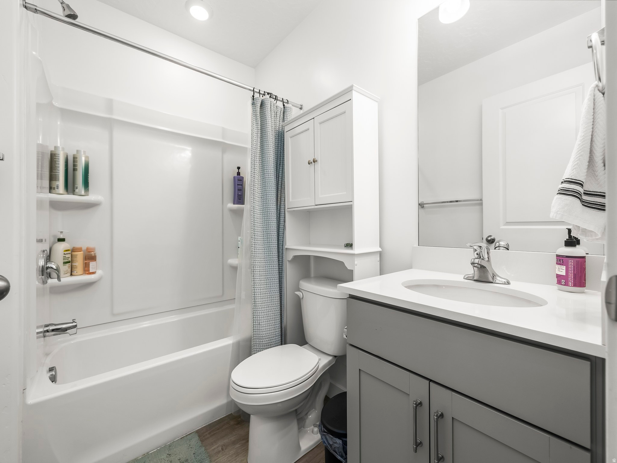 EDGEWATER - Residential