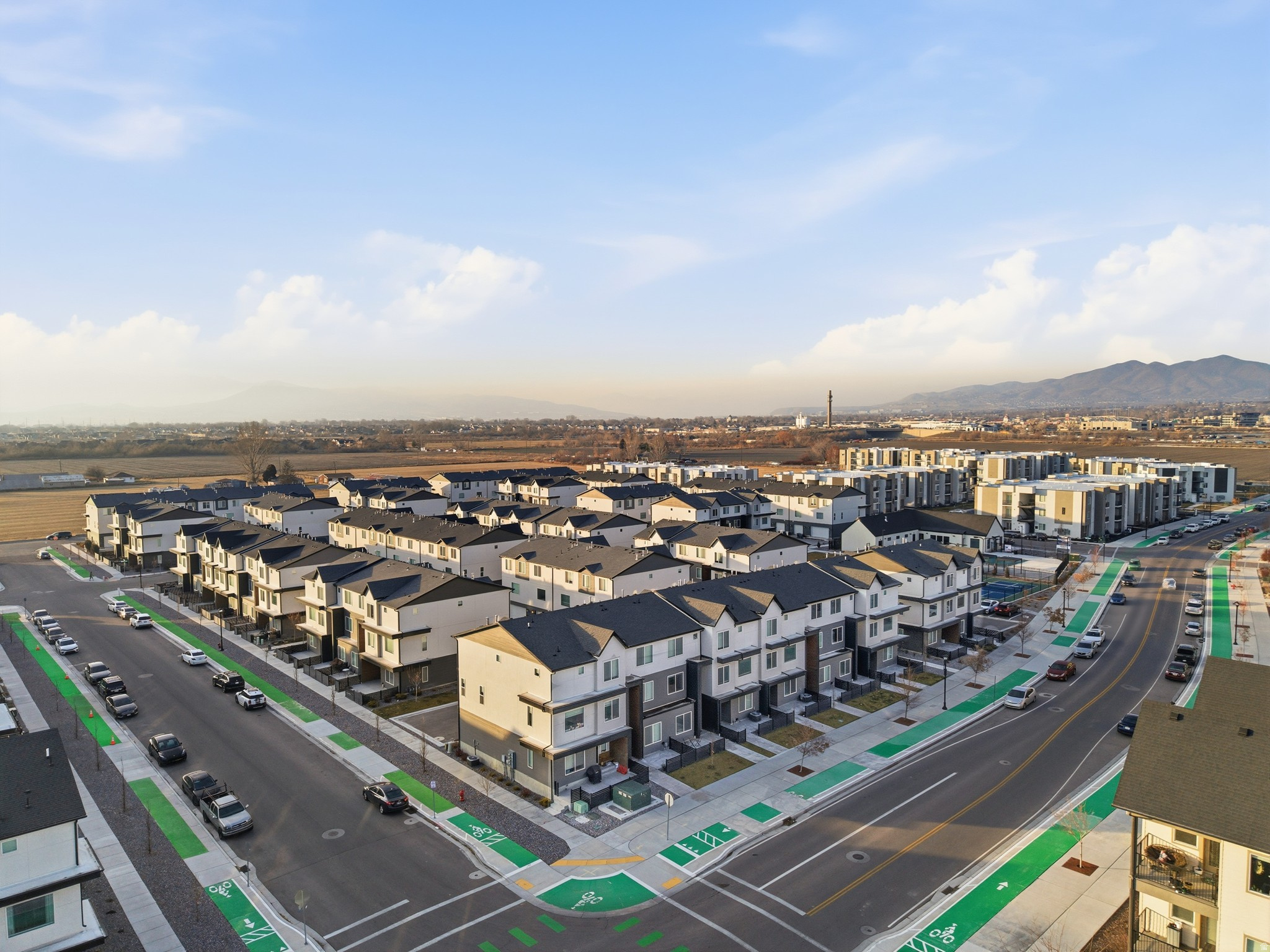 EDGEWATER - Residential