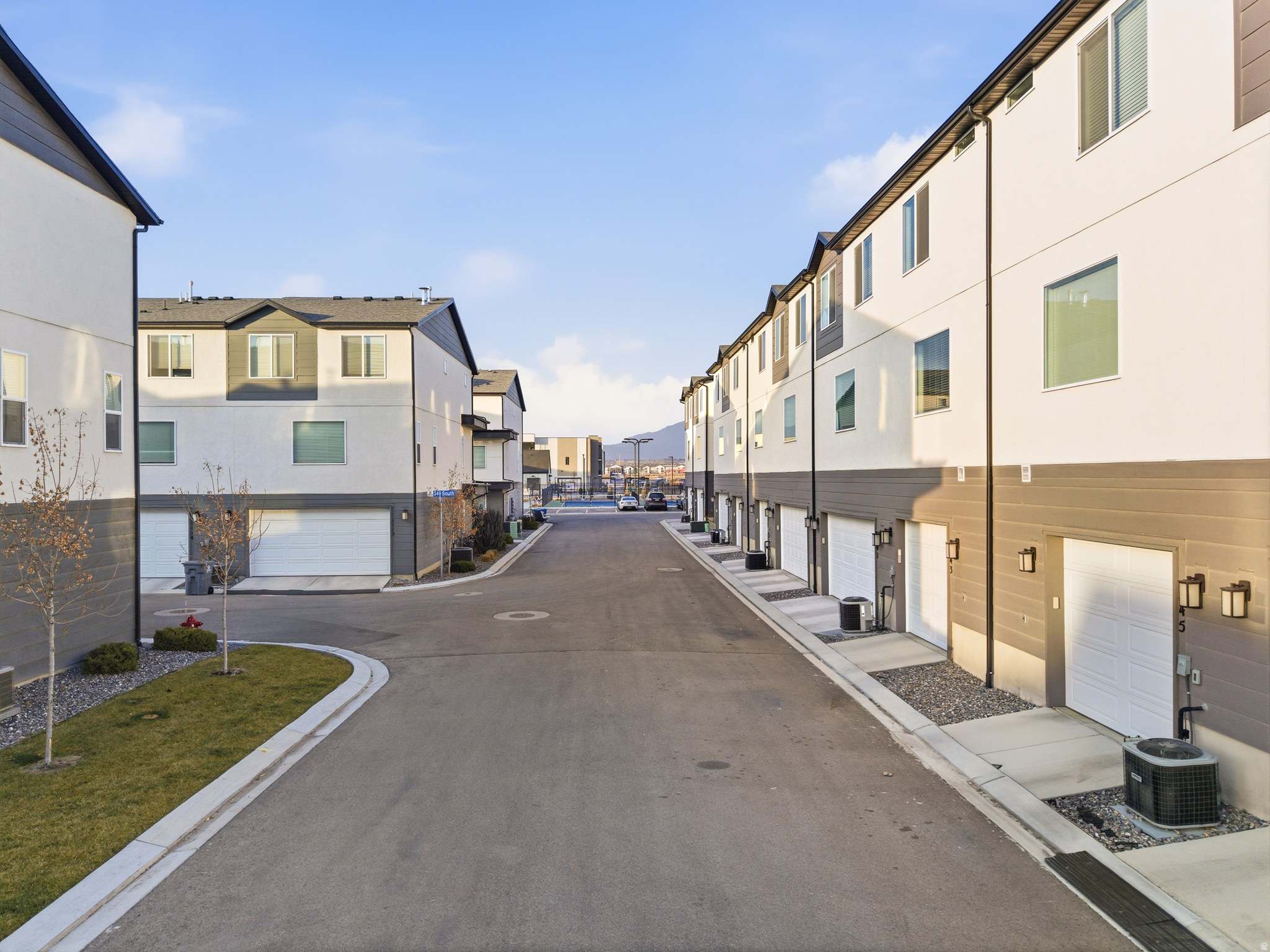 EDGEWATER - Residential