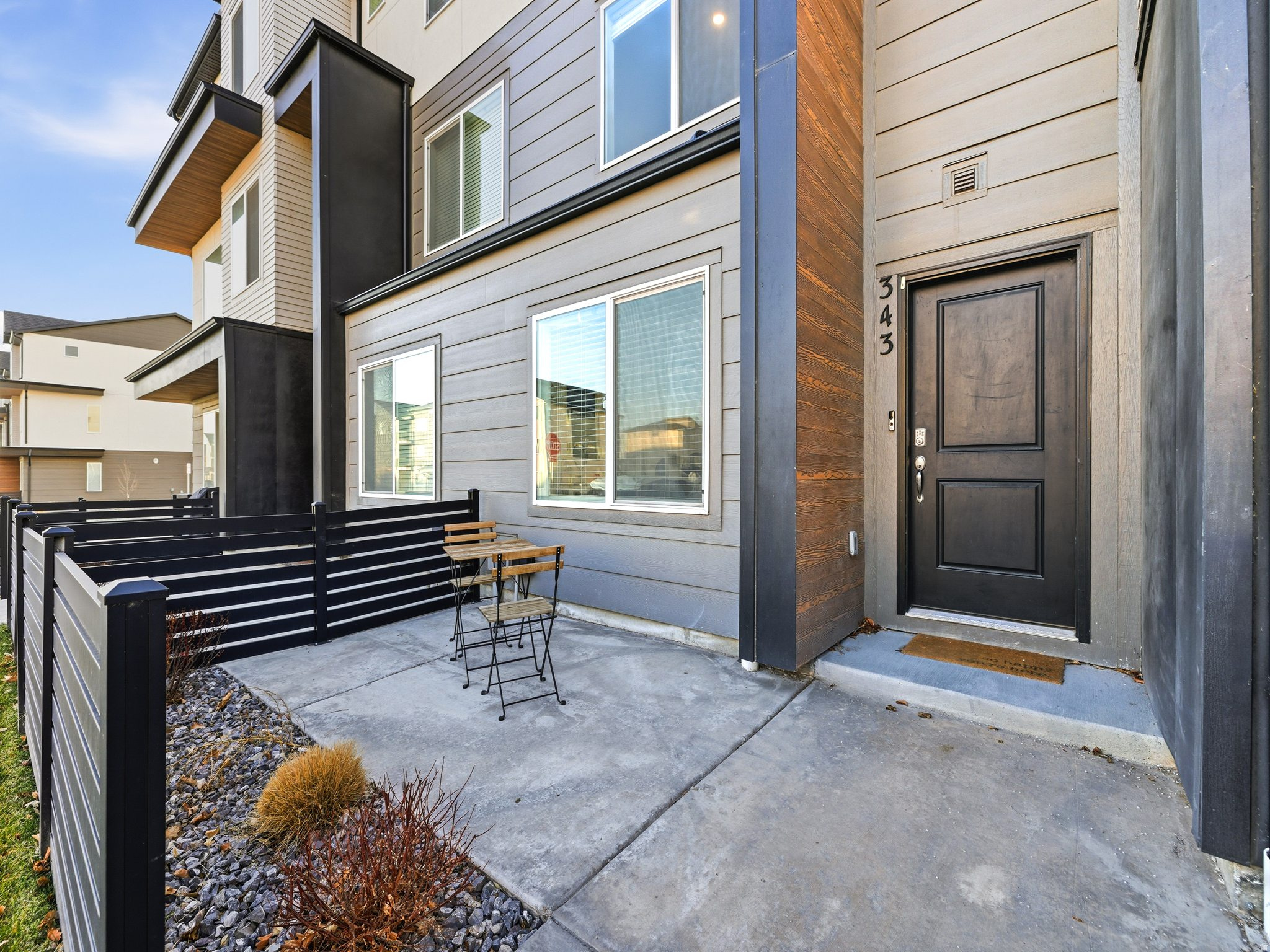 EDGEWATER - Residential