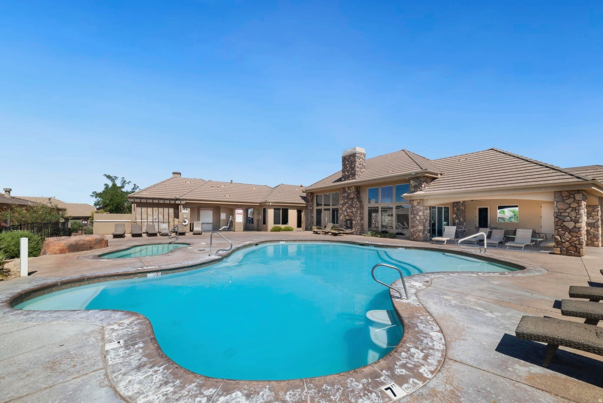 CORAL RIDGE TOWNHOMES PH 3-B - Residential