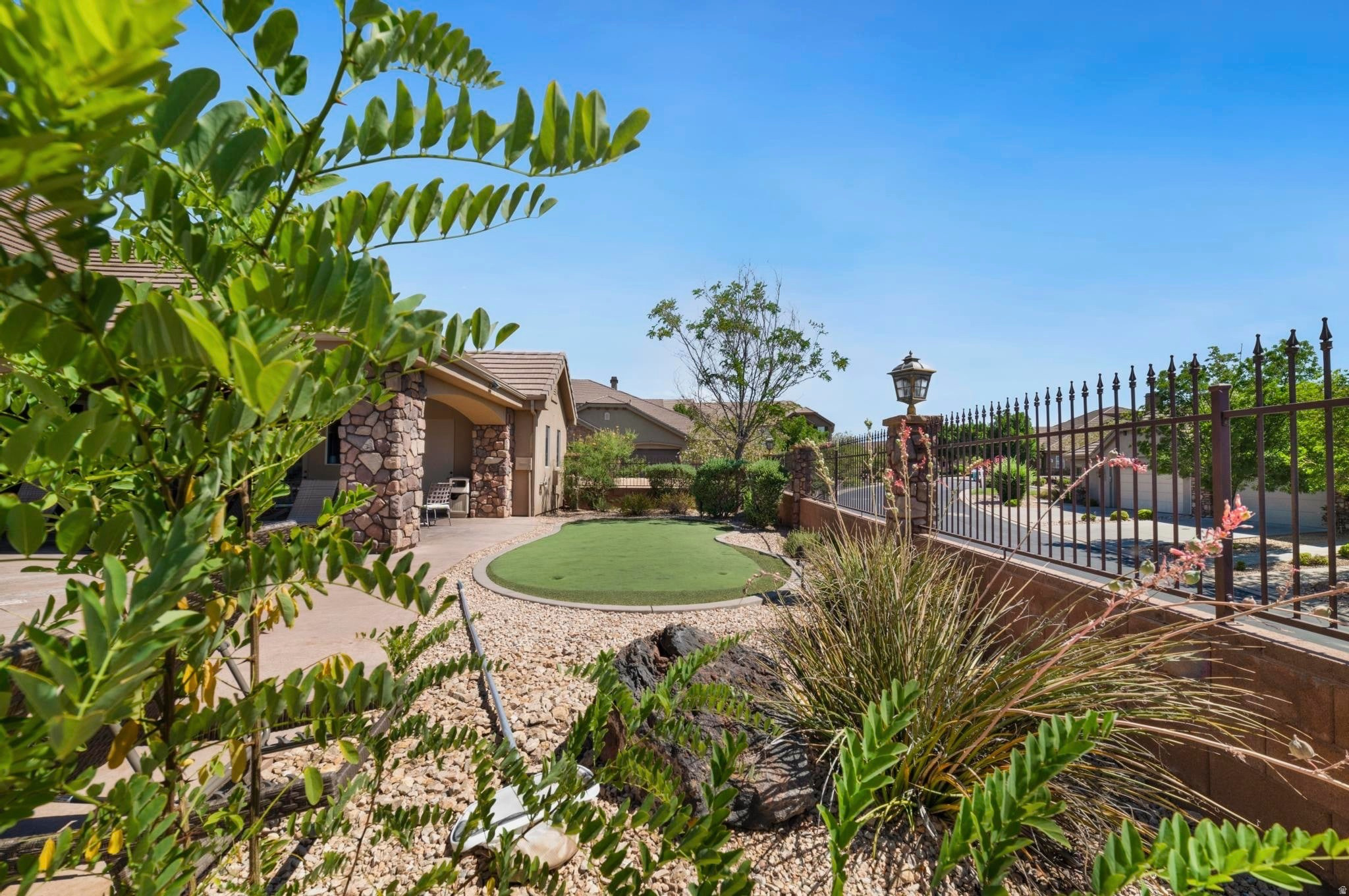 CORAL RIDGE TOWNHOMES PH 3-B - Residential