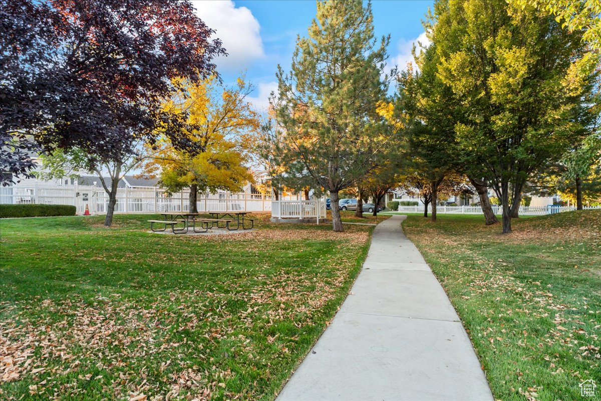 HEIRLOOM COTTAGES - Residential