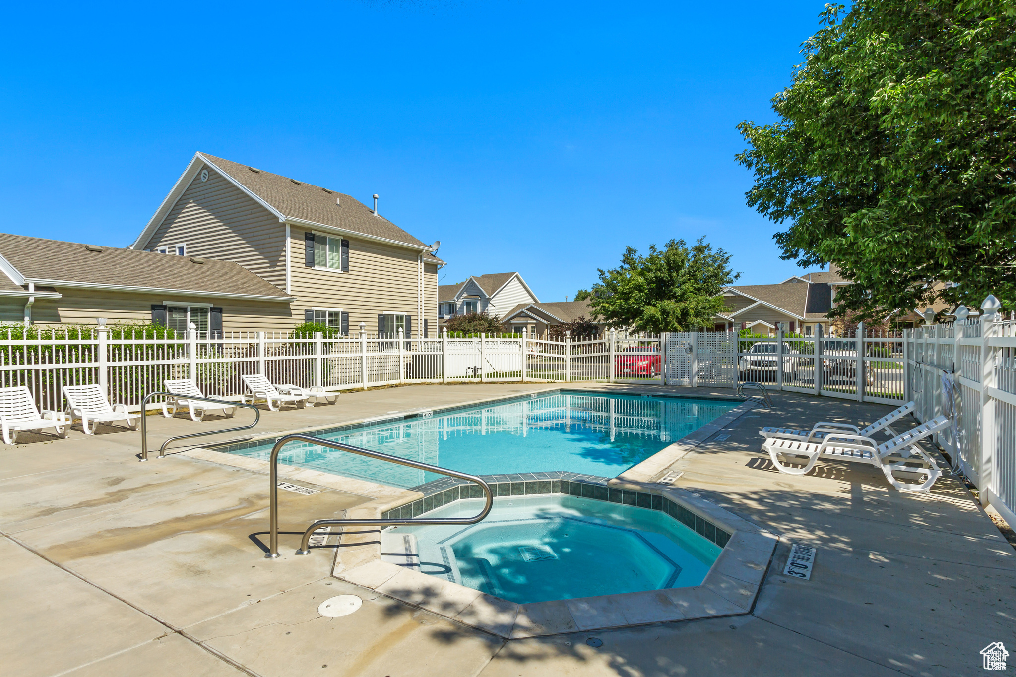 HEIRLOOM COTTAGES - Residential