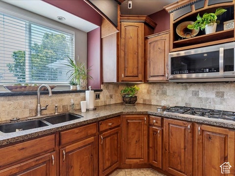 Tiny photo for 922 S 1760 W, Syracuse, UT 84075 (MLS # 2190258)