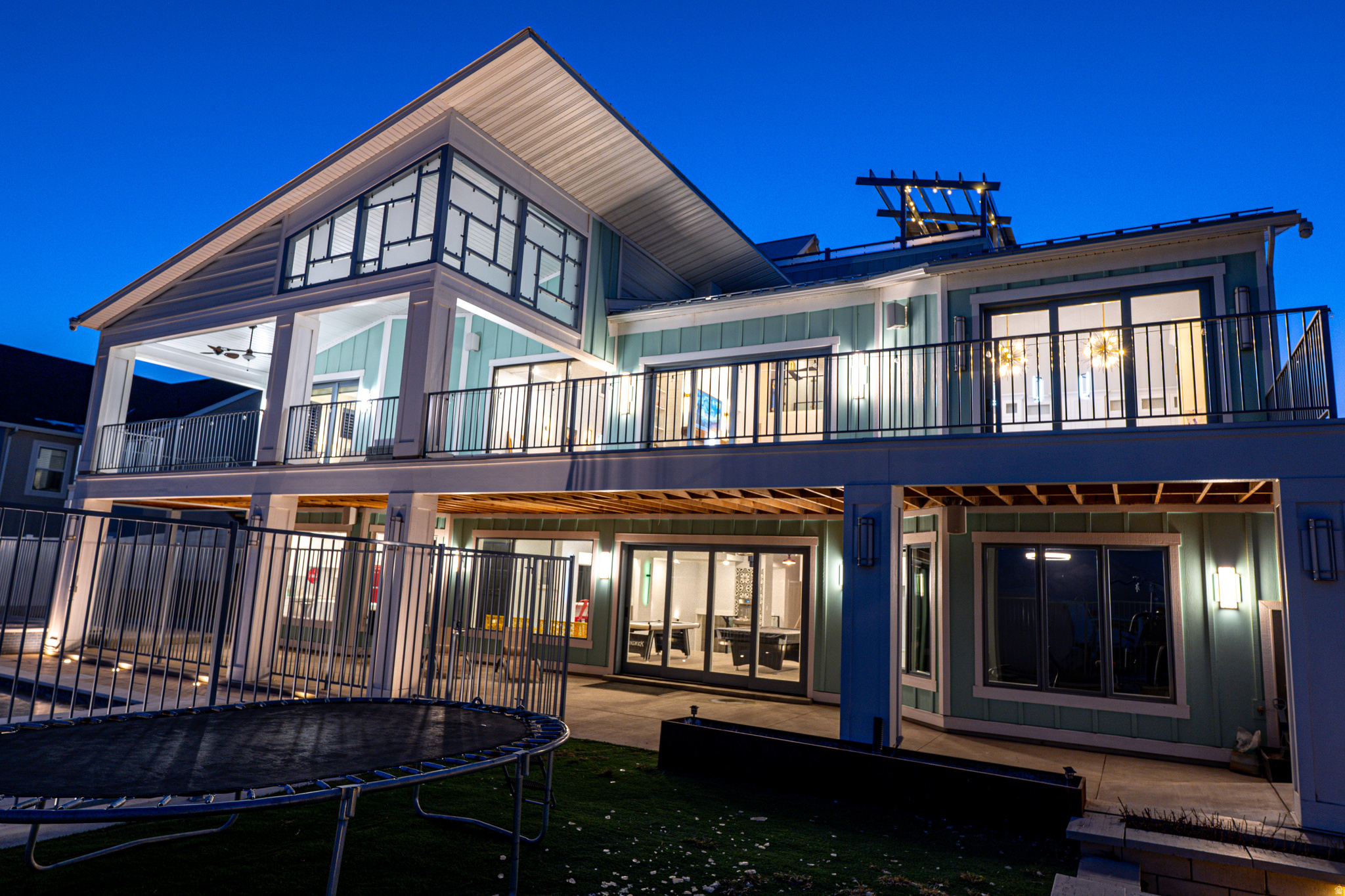 THE RANGE EAST - Residential