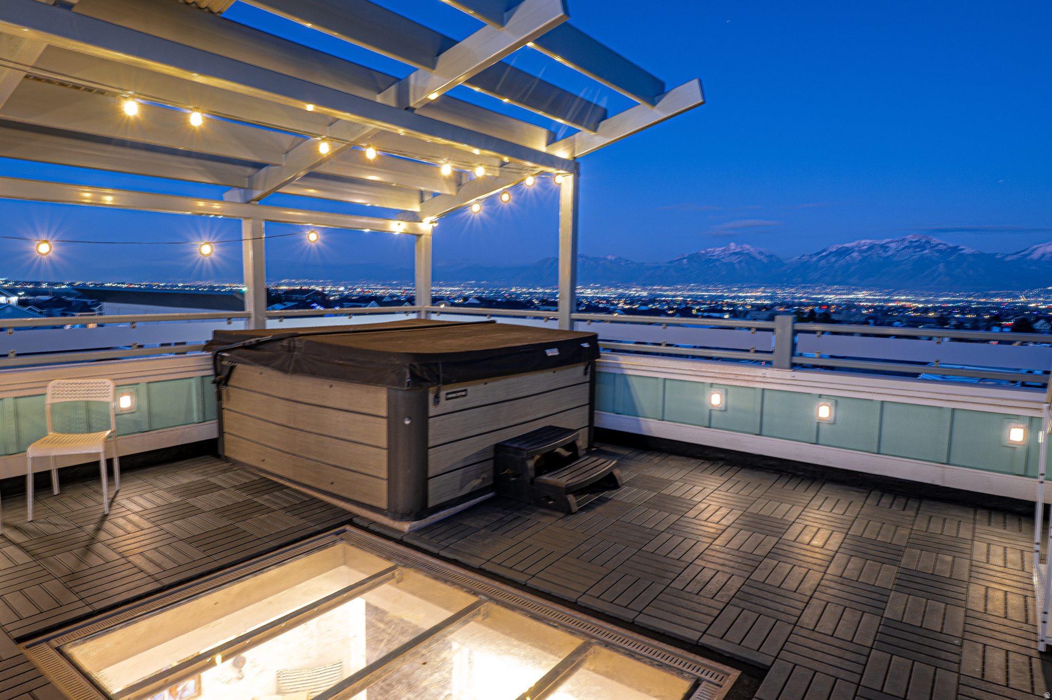 THE RANGE EAST - Residential