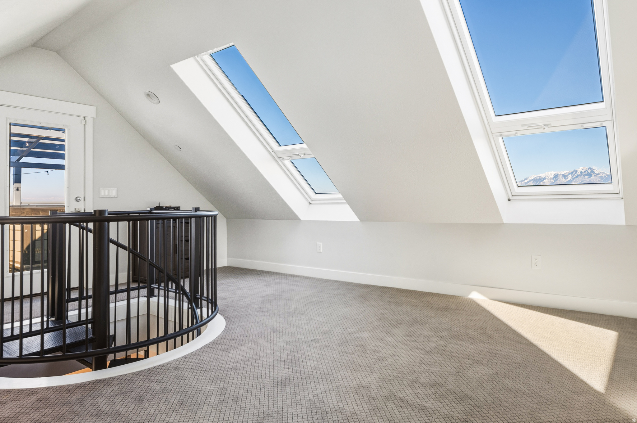 THE RANGE EAST - Residential