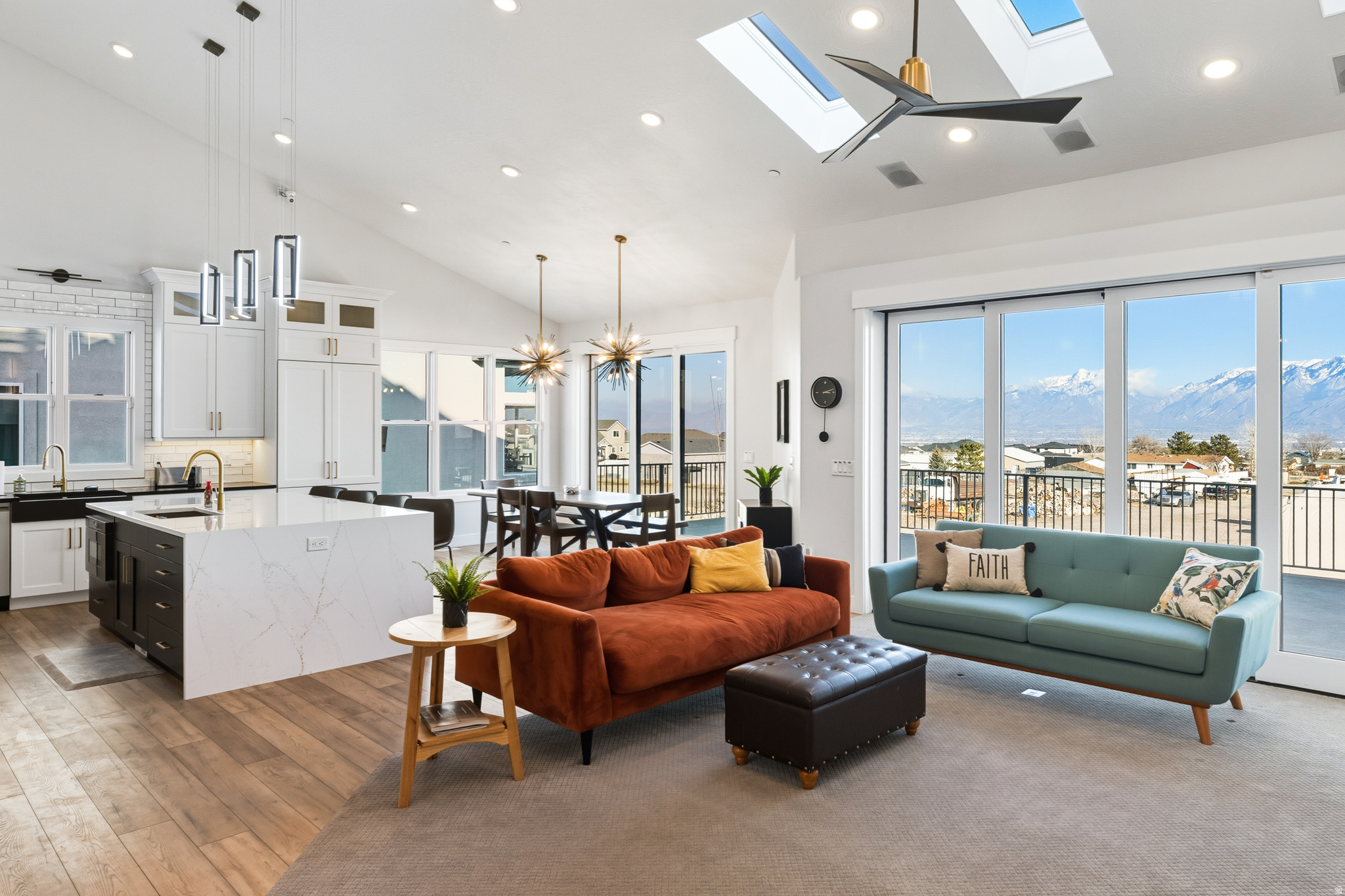 THE RANGE EAST - Residential