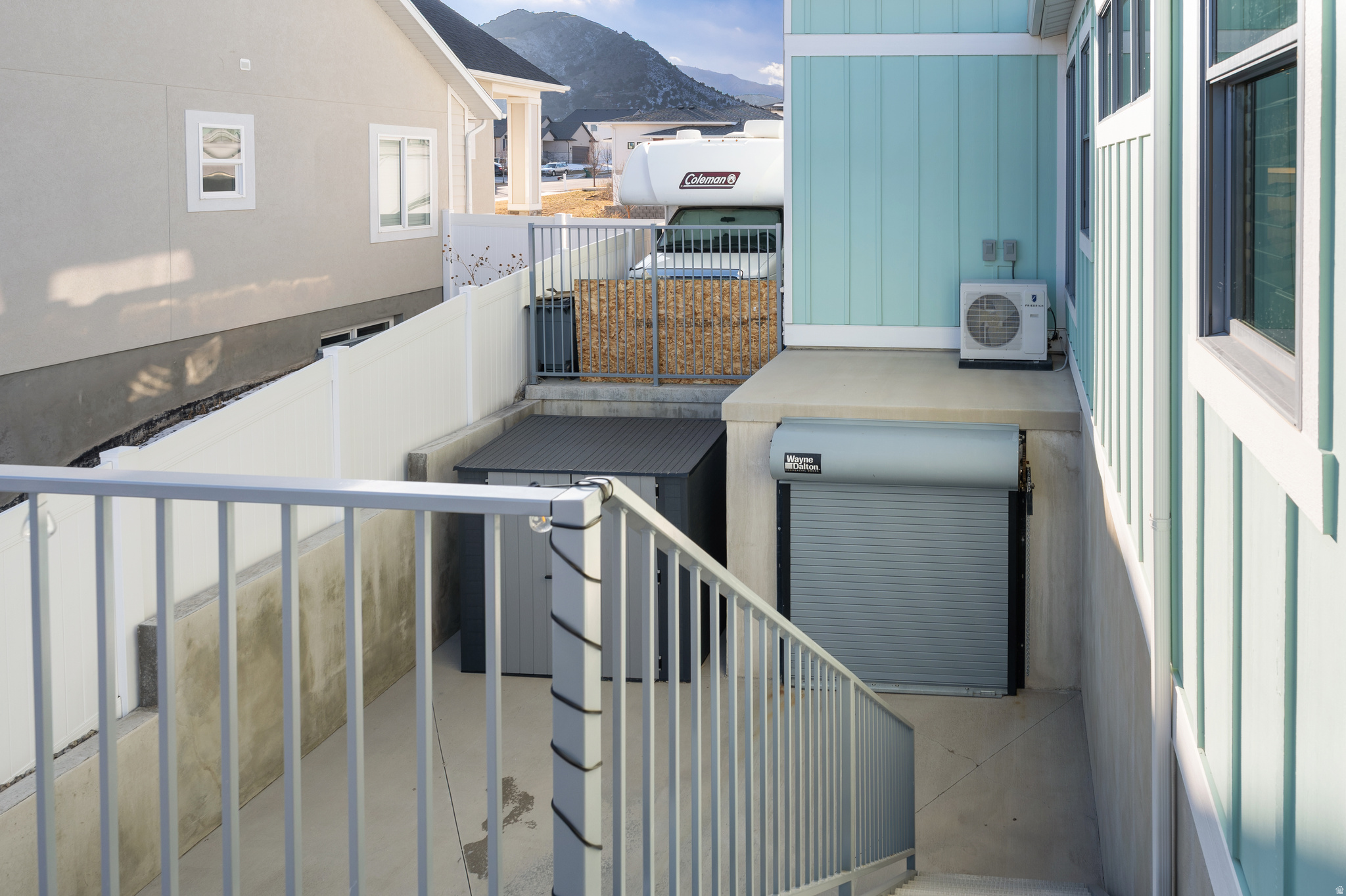 THE RANGE EAST - Residential