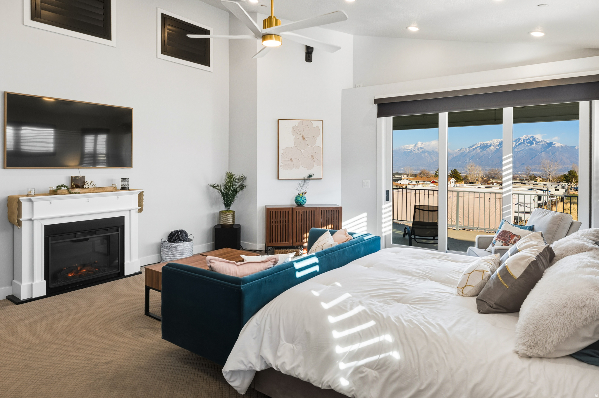 THE RANGE EAST - Residential