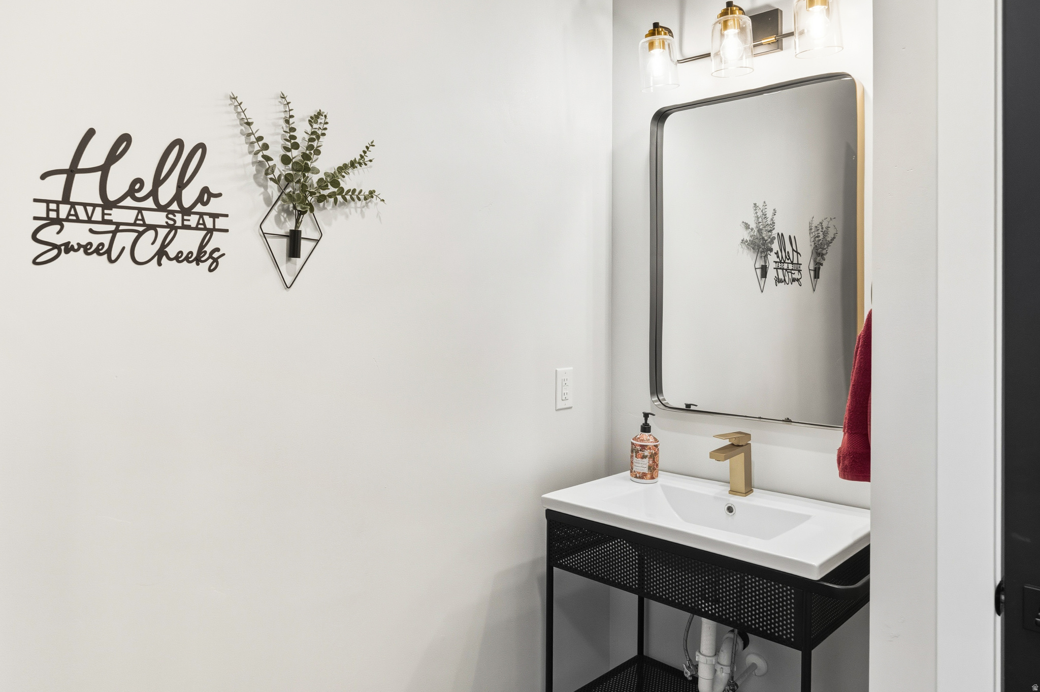 THE RANGE EAST - Residential