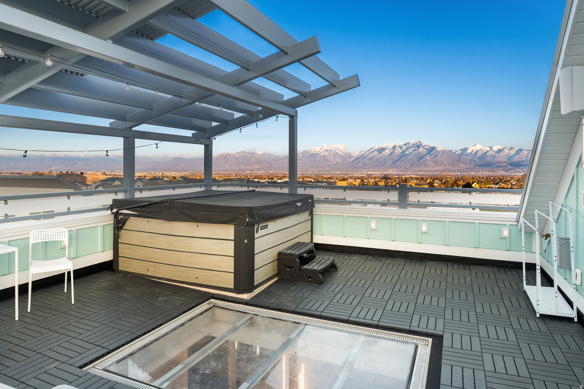 THE RANGE EAST - Residential