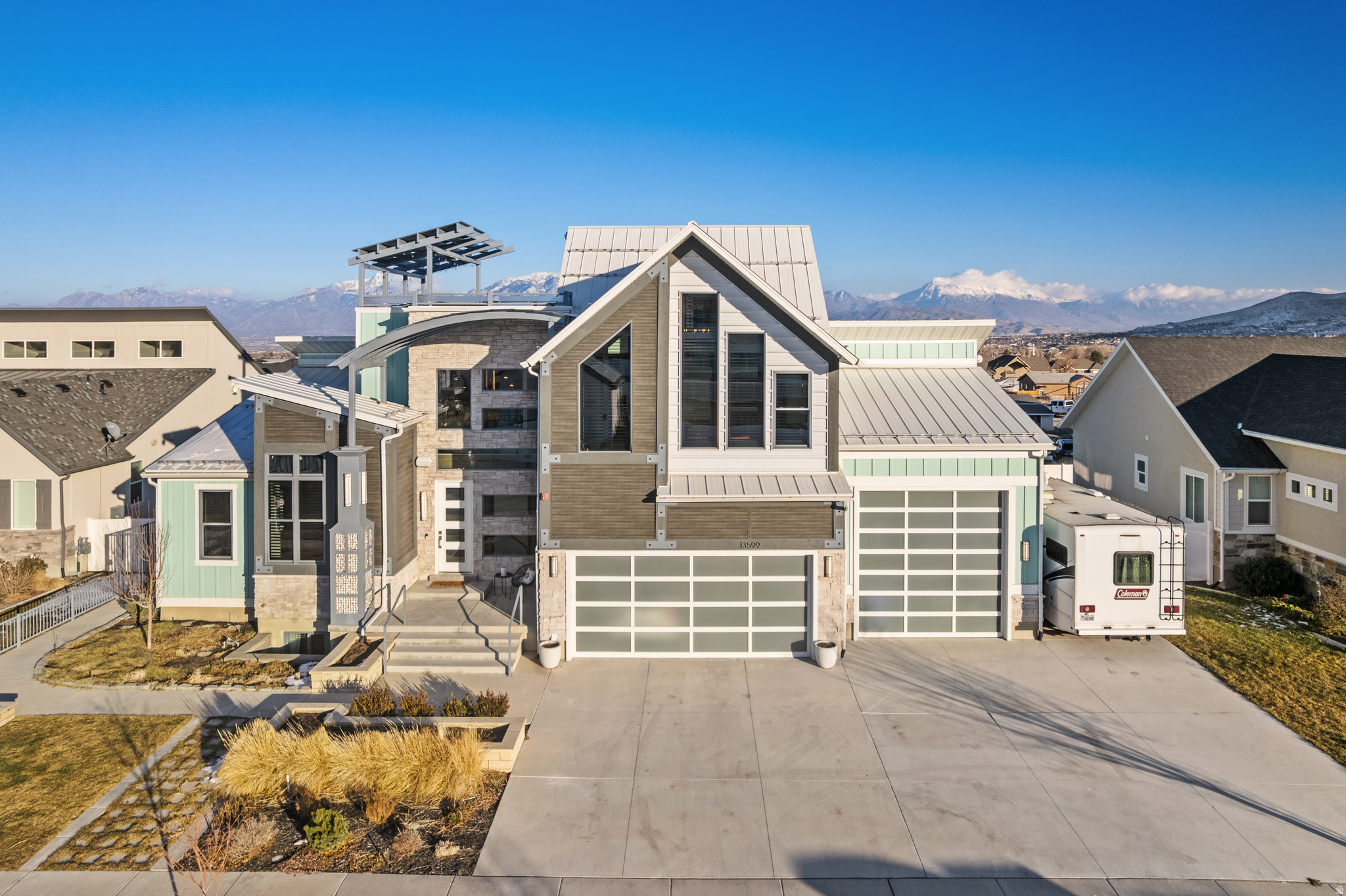 THE RANGE EAST - Residential