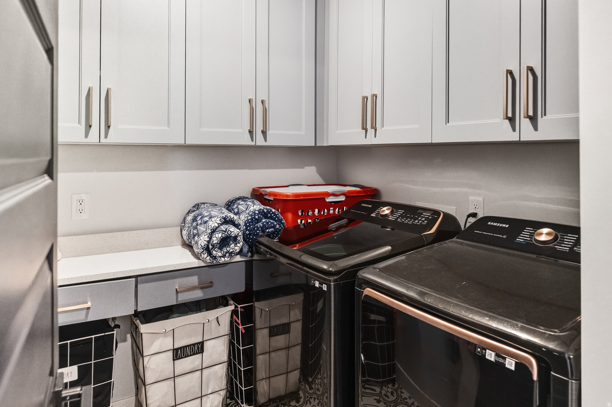 THE RANGE EAST - Residential