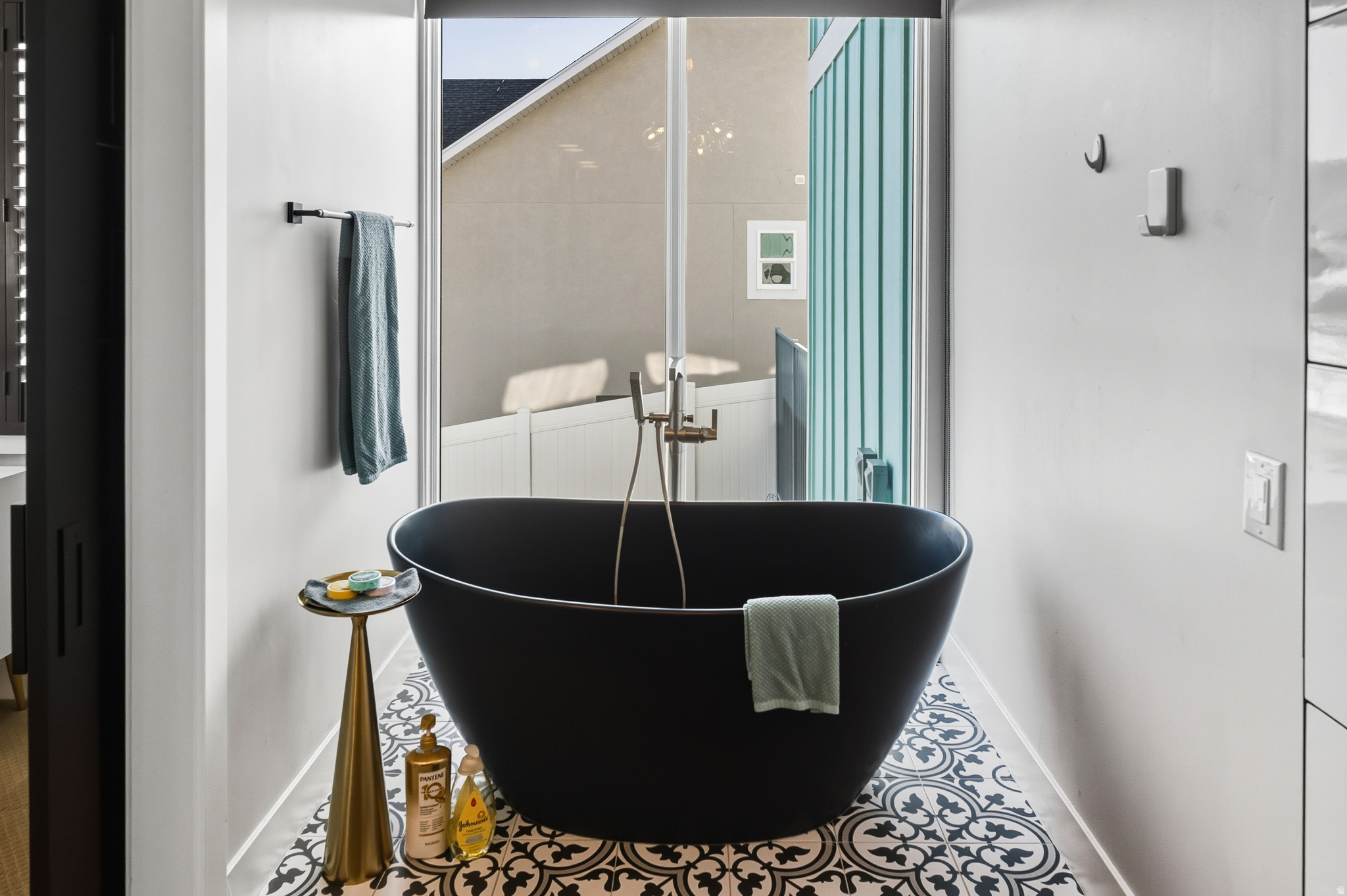 THE RANGE EAST - Residential