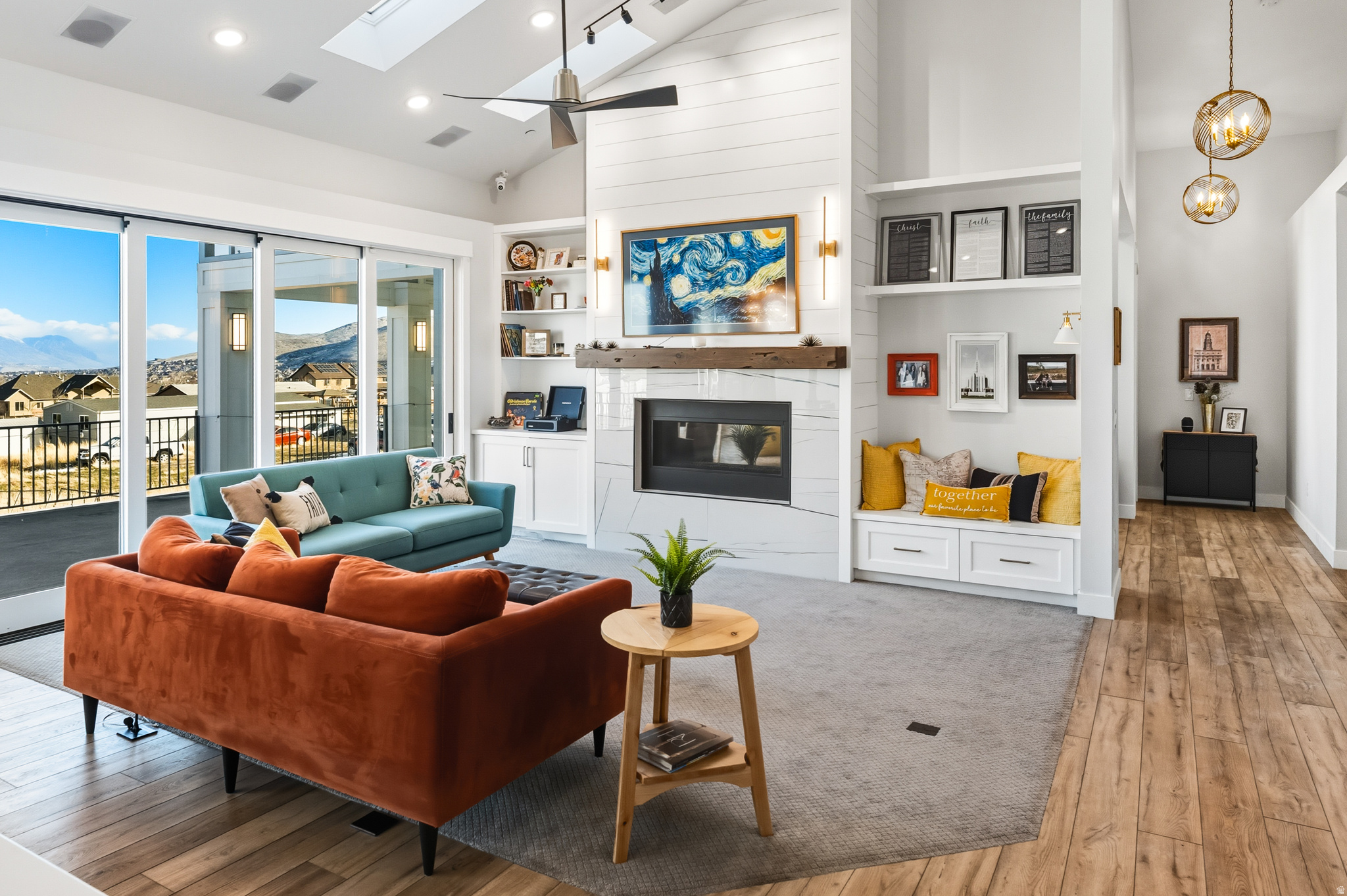 THE RANGE EAST - Residential