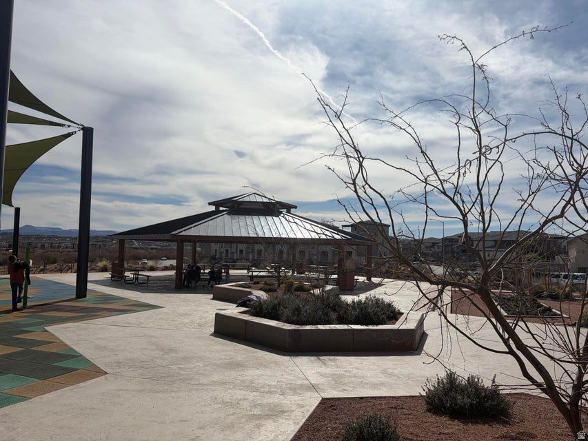 BEDROCK TH 2 - Residential