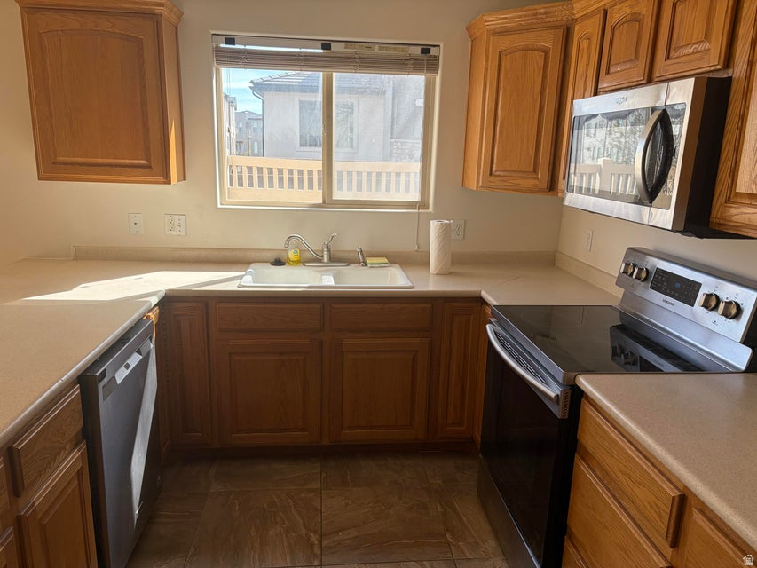 BEDROCK TH 2 - Residential