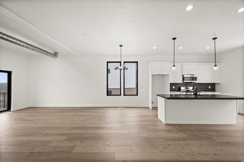 Photo of 317 E ENDURANCE CIR, Draper, UT 84020 (MLS # 2137108)