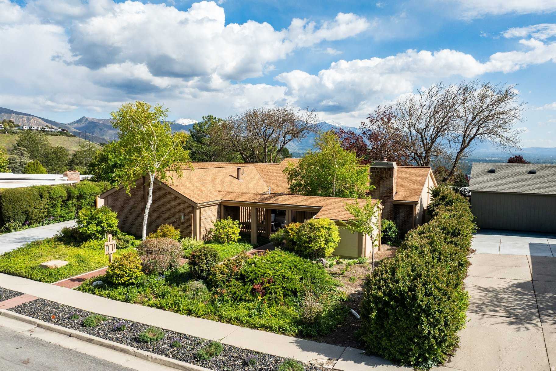 ENSIGN DOWNS - Residential