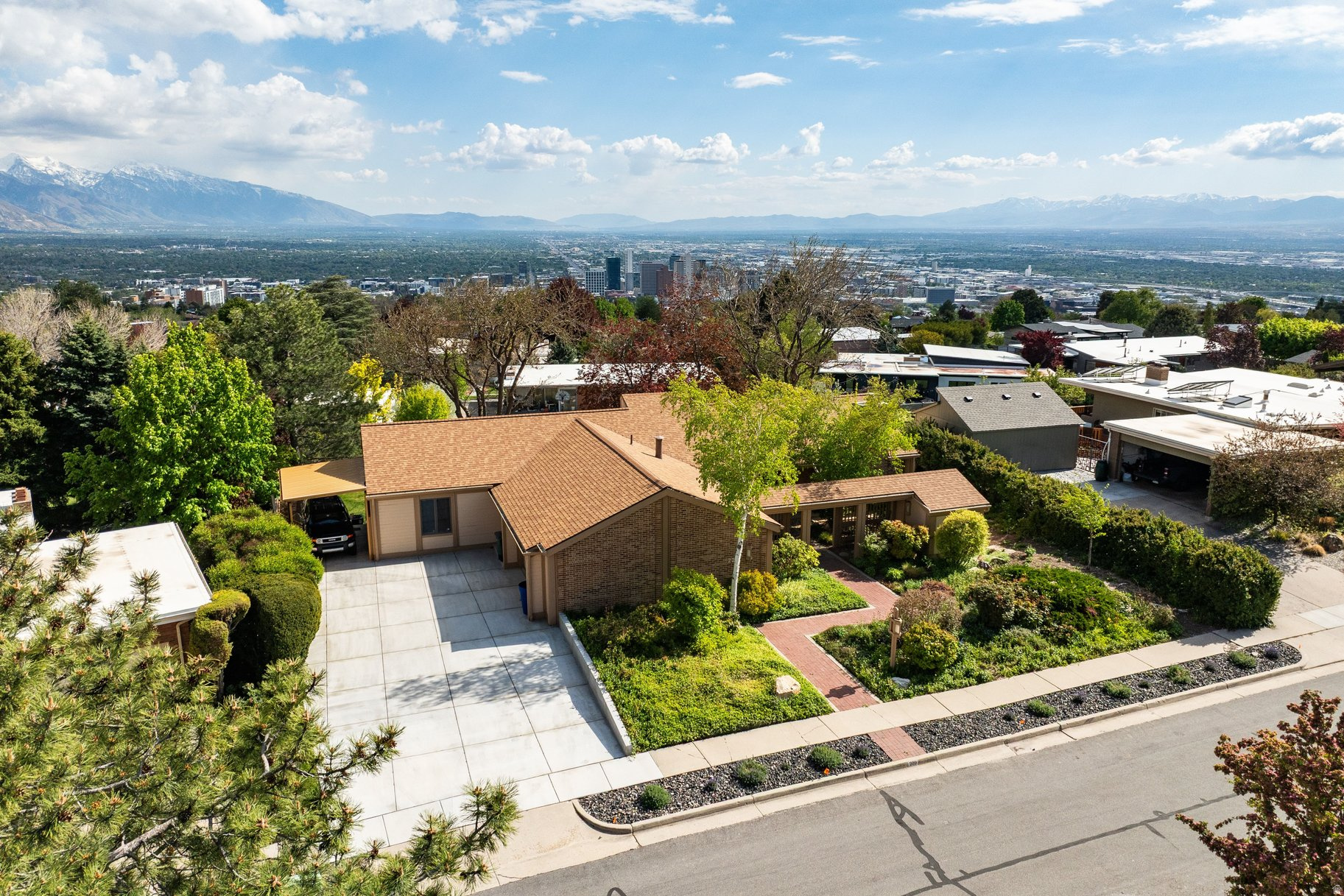 ENSIGN DOWNS - Residential
