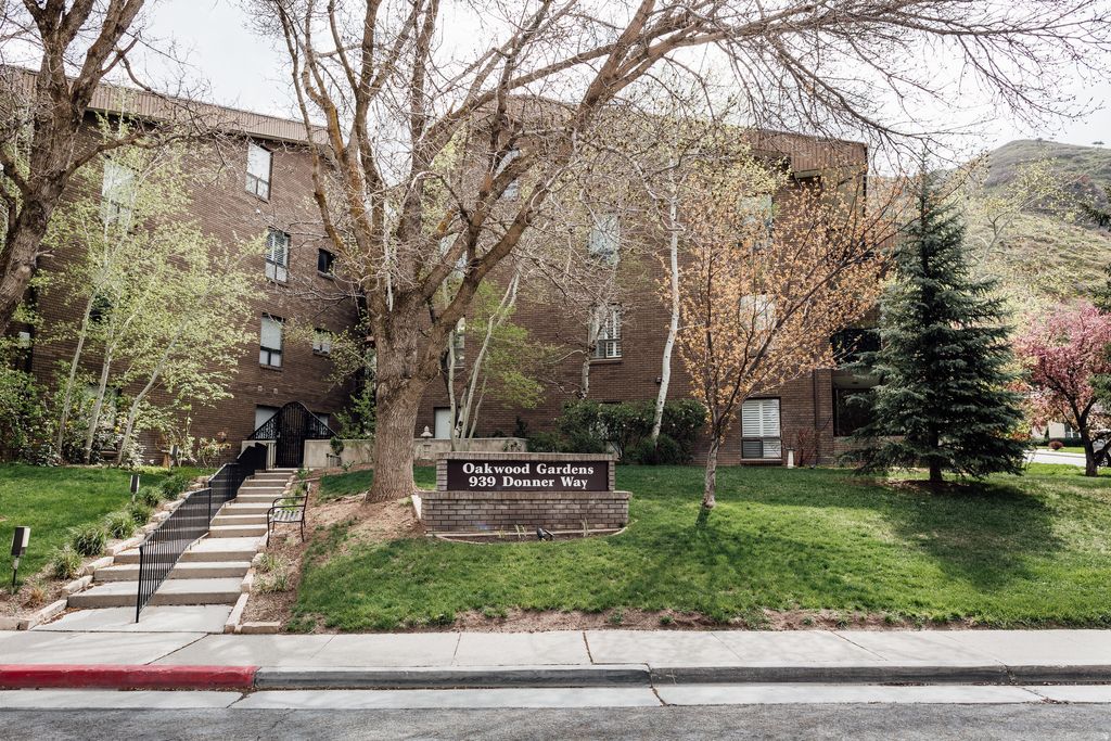 Photo of 939 S DONNER WAY E #101, Salt Lake City, UT 84108 (MLS # 2144490)