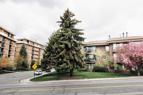 Photo of 939 S DONNER WAY E #101, Salt Lake City, UT 84108 (MLS # 2144490)