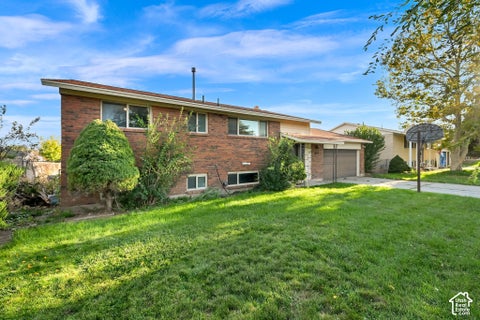 Tiny photo for 2261 W LEDGEWOOD DR, Taylorsville, UT 84129 (MLS # 2190355)
