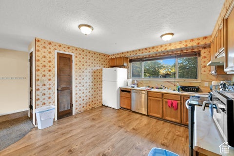 Tiny photo for 2261 W LEDGEWOOD DR, Taylorsville, UT 84129 (MLS # 2190355)