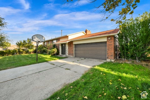 Tiny photo for 2261 W LEDGEWOOD DR, Taylorsville, UT 84129 (MLS # 2190355)