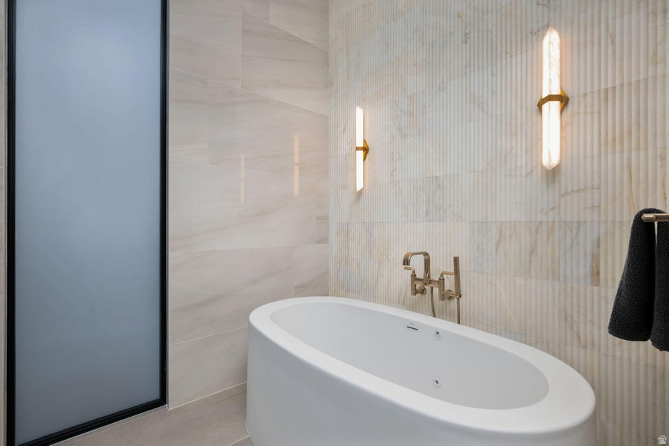 STONE CLIFF 18 AMD & EXT - Residential