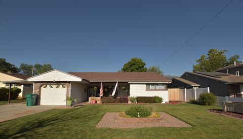Photo of 806 VALERIA DR, Layton, UT 84041 (MLS # 2128749)