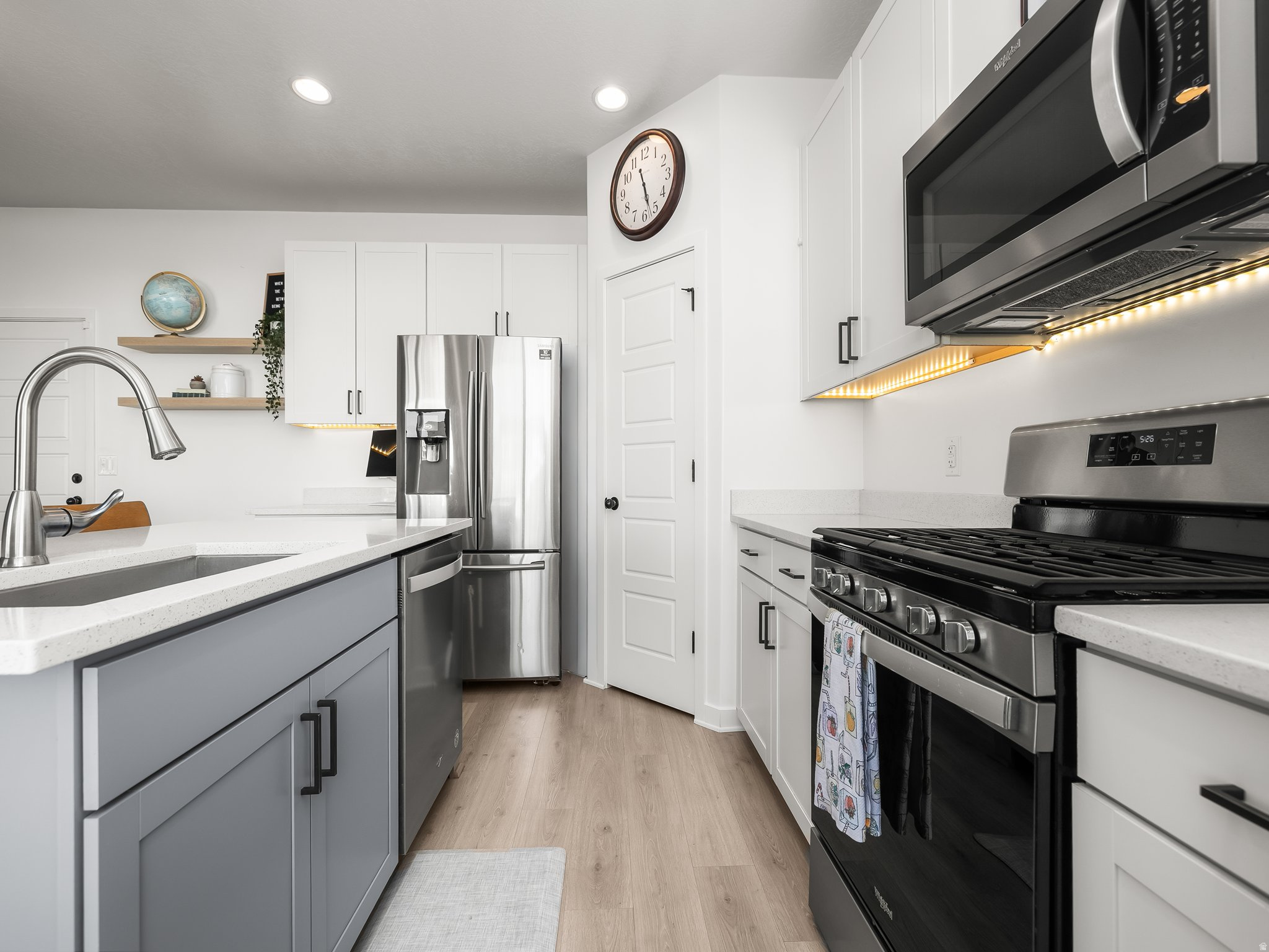 SUNSET RIDGE - Residential